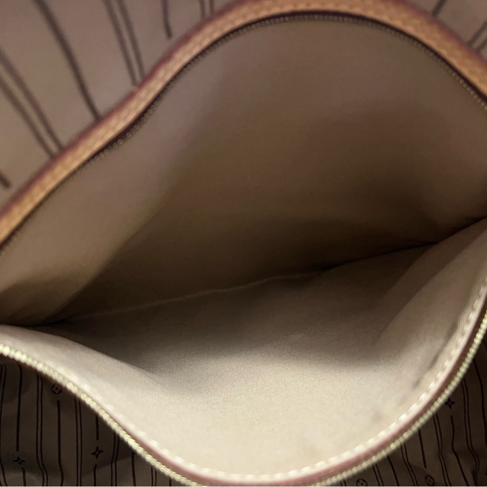 Louis Vuitton Delightful GM Monogram Large Tote
Priced to sell - Picture 12 of 17
